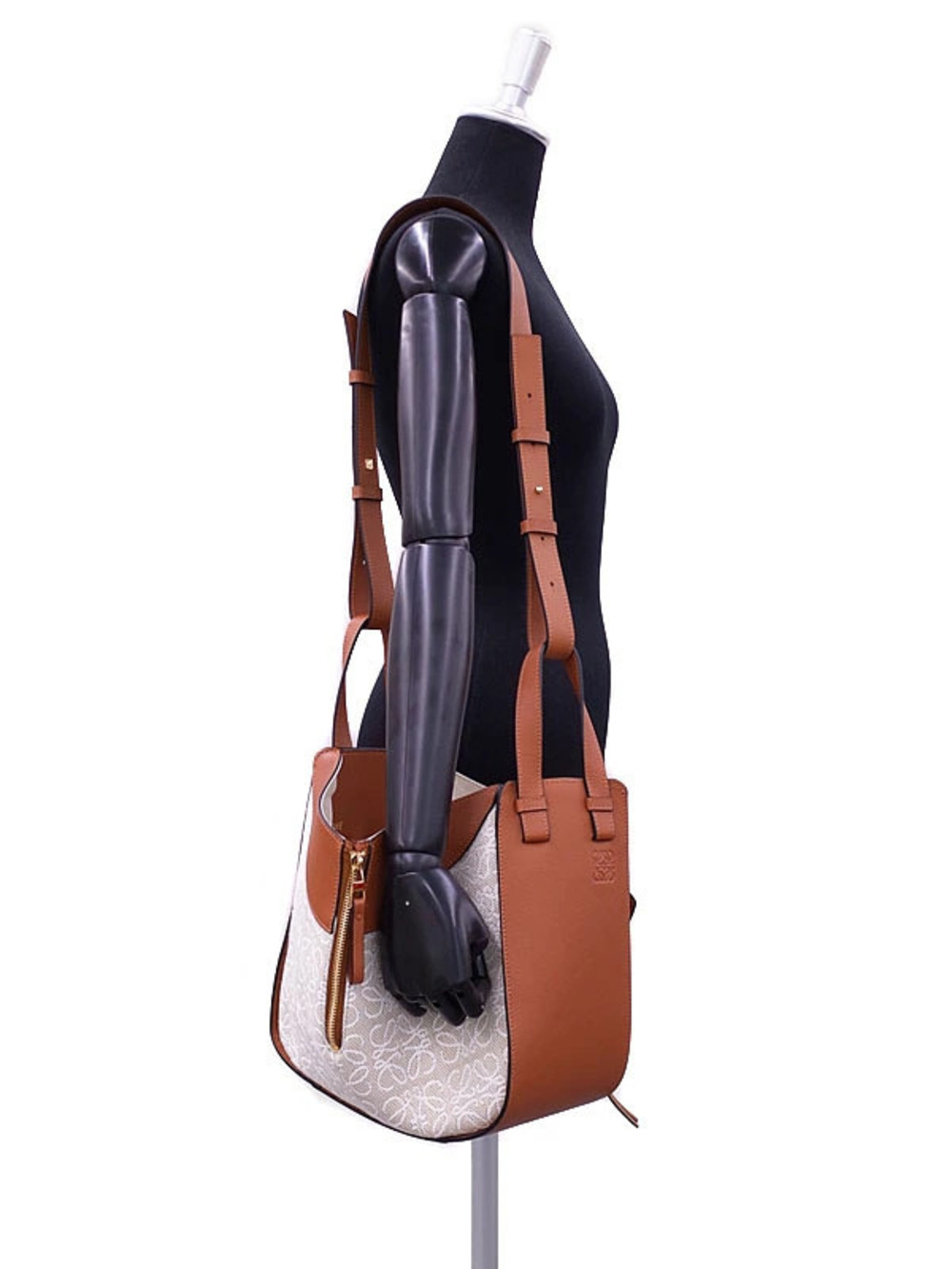 Loewe Anagram Hammock Bag - Picture 5 of 5